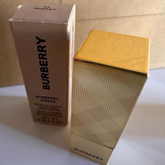 BURBERRY Kisses 93 Russet:
Timeless Elegance
(3.3 g / NET WT. 0.11 OZ) - Picture 12 of 17